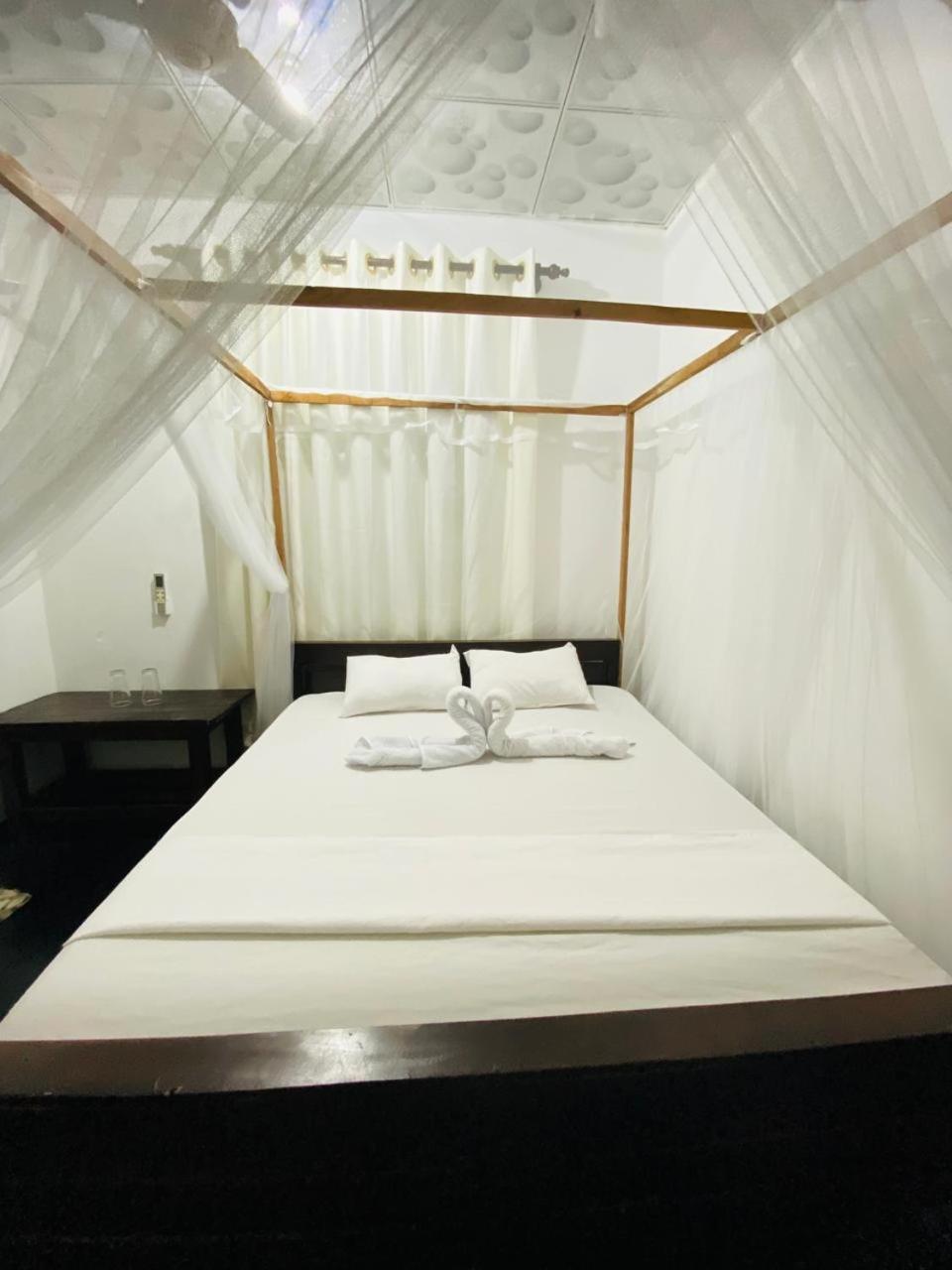 Kingly Aroma Hotell Arugam Bay Exteriör bild