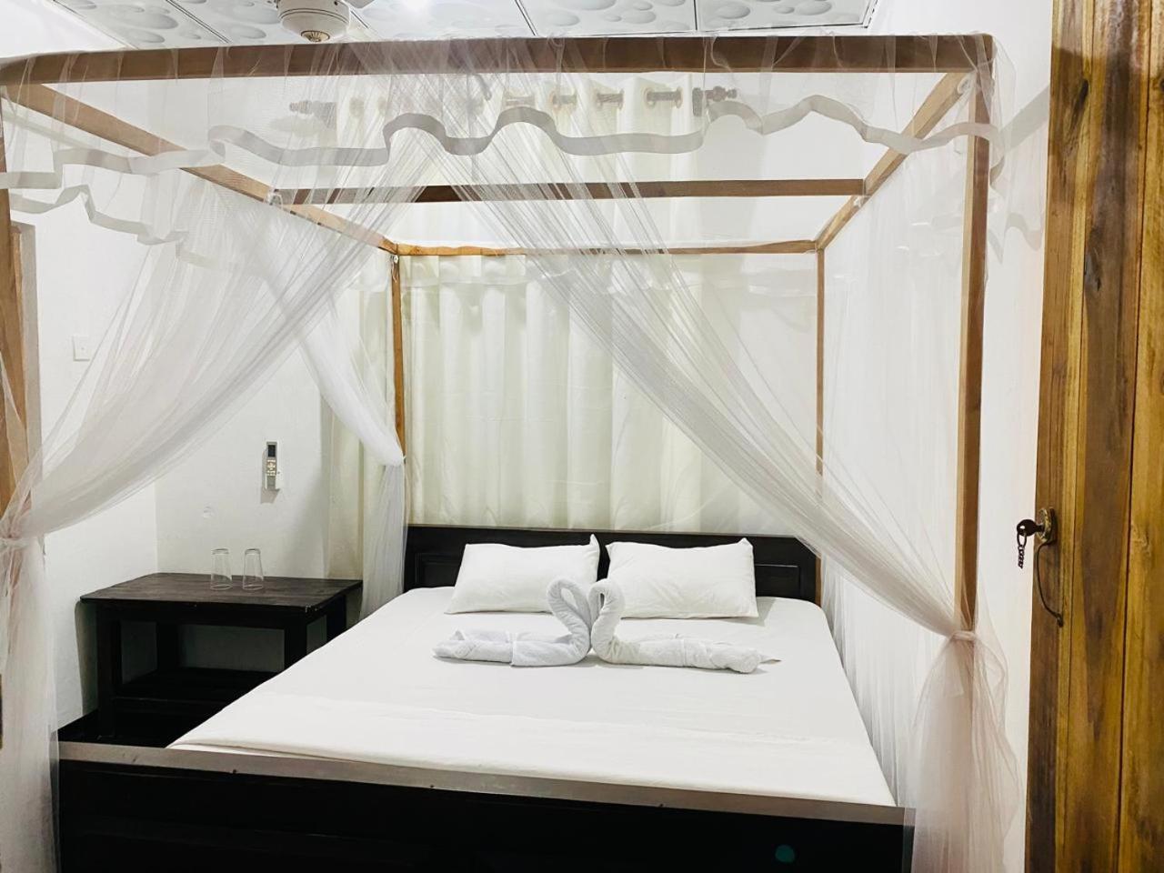 Kingly Aroma Hotell Arugam Bay Rum bild